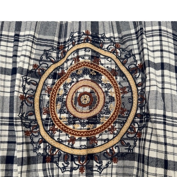 Tolani Collection Plaid Tunic With Embroidered Back M - Picture 4 of 9